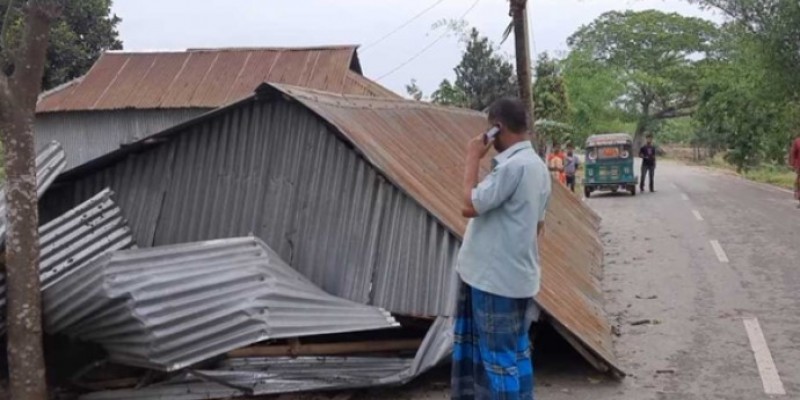 হঠাৎ ঝড়ে লন্ডভন্ড নাসিরনগরের বেশ কয়েকটি গ্রাম॥