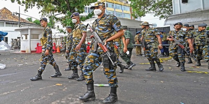 শ্রীলঙ্কায় লুট ও ভাঙচুরকারীদের গুলির নির্দেশ ।।লঙ্কান প্রতিরক্ষা মন্ত্রণালয়