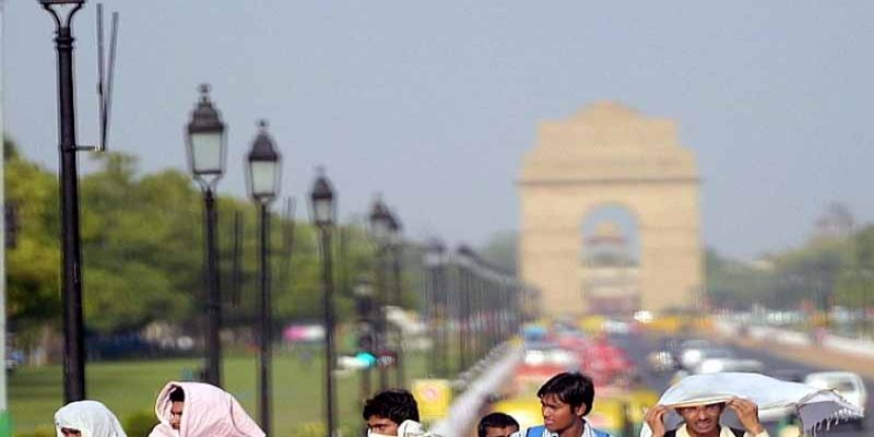 তীব্র তাপে পুড়ছে দিল্লি, তাপমাত্রা হাফ সেঞ্চুরি