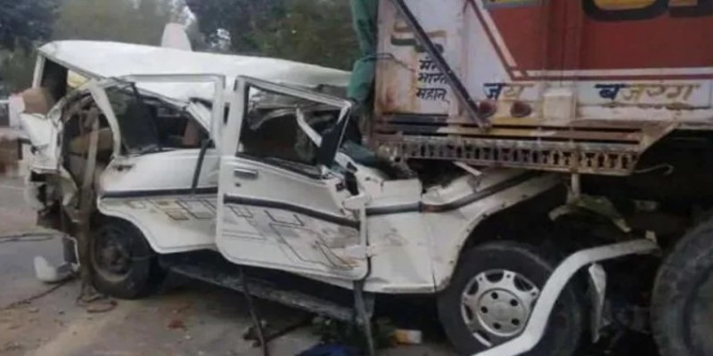 উত্তর প্রদেশে বিয়েবাড়ি থেকে ফেরার পথে দুর্ঘটনায় নিহত ৭।।