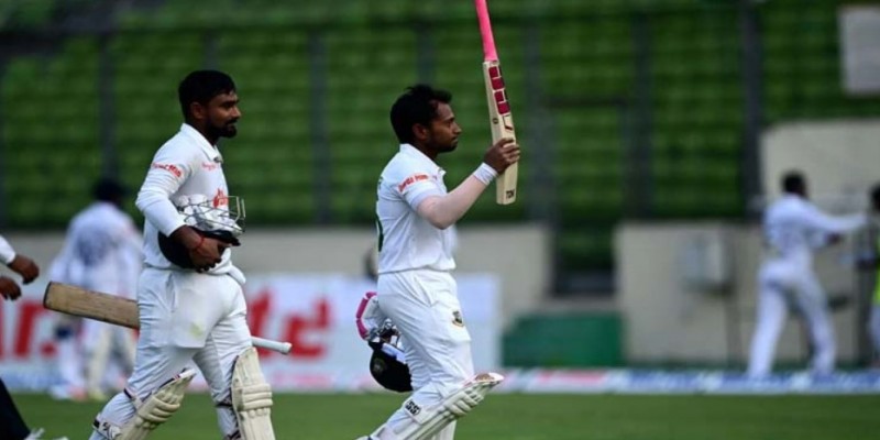 মুশফিকের আক্ষেপ, রিভিউ সিদ্ধান্তে ভুল।। তবুও এগিয়ে বাংলাদেশ