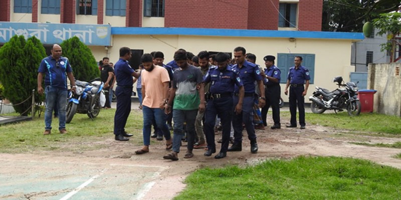 মাগুরায় বাইক চোর চক্রের ১৪ সদস্য আটক।।