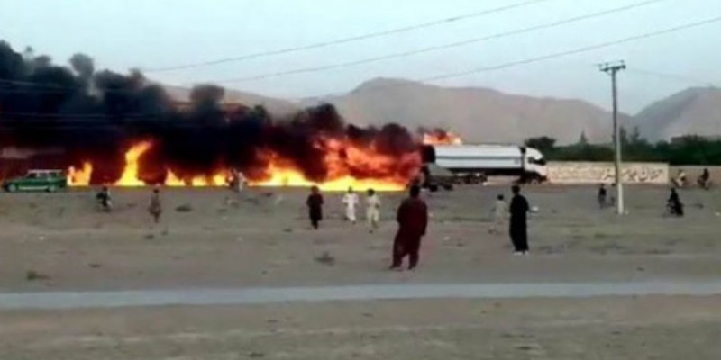 জ্বলন্ত ট্যাংকার নিয়ে ২ কি.মি।।বাঁচল বহু মানুষের প্রাণ