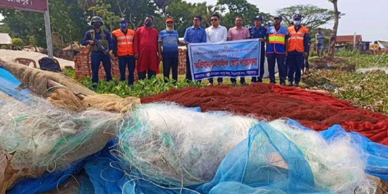 পিরোজপুরে বিভিন্ন খালে অভিযানে জাল পুড়িয়ে ধ্বংস।।