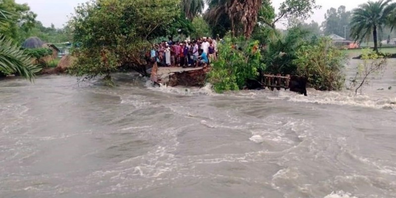 হাওড়ার পানি বিপৎসীমার ওপরে।।বন্যায় ভাসছে ত্রিপুরা
