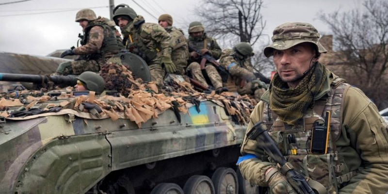 রুশবাহিনীর তোপে সেভেরোদোনেৎস্ক থেকে সরছে ইউক্রেনীয় সেনারা।।