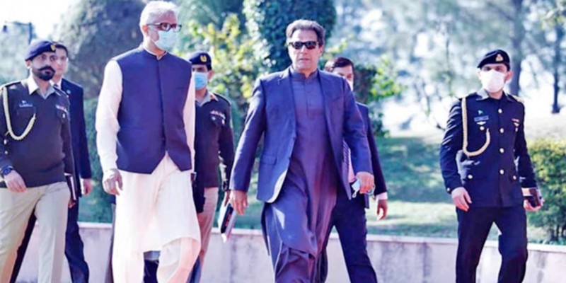 ইমরান খানের ঘরে স্পাই ডিভাইস।।বাড়ির কর্মী আটক