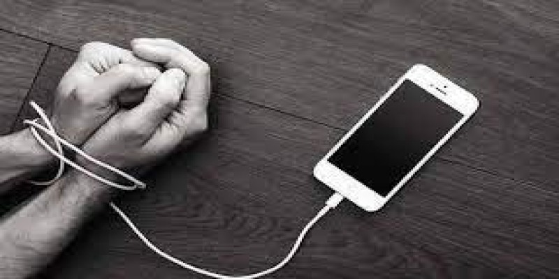 জীবনকে উপভোগ করতে গেলে মোবাইল ফোনের ব্যবহার কমাতে হবে॥আবিস্কারক মার্টিন কুপার