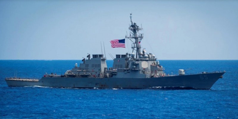 দক্ষিন চিন সাগরের বিতর্কিত অঞ্চলে আমেরিকার যুদ্ধজাহাজ॥