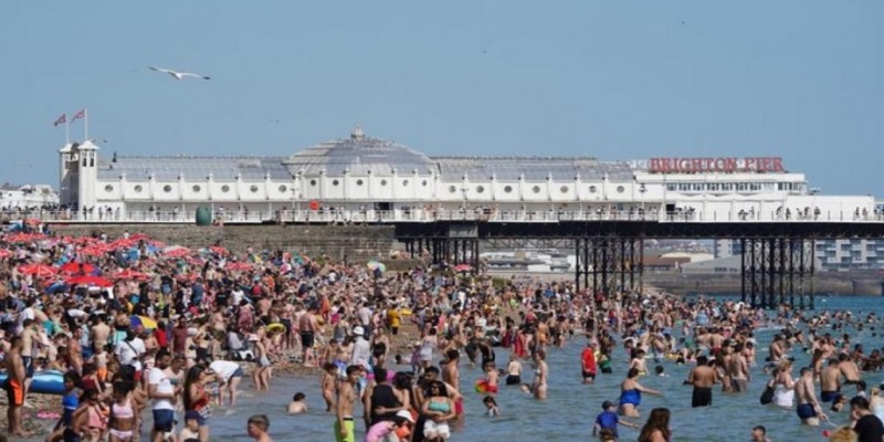 তীব্র তাপদাহ।। যুক্তরাজ্যে জরুরি অবস্থা ঘোষণা