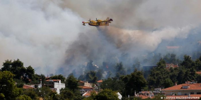 ভূমধ্যসাগরীয় অঞ্চলে ছড়িয়ে পড়ছে দাবানল ।।