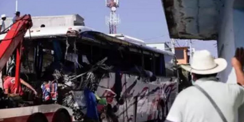 মিসরে বাস-ট্রাক সংঘর্ষে নিহত ২২।।