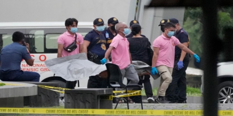 ফিলিপাইনে সমাবর্তনে গুলি।।সাবেক মেয়রসহ নিহত ৩