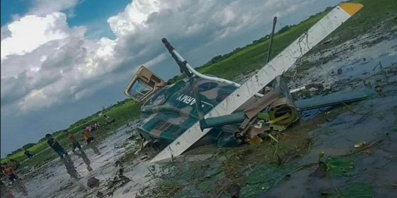 যান্ত্রিক ত্রুটির কারণে বিধ্বস্ত হয়ে ধান ক্ষেতে হয়ে পড়ে যায়সেনাবাহিনীর হেলিকপ্টার ।।