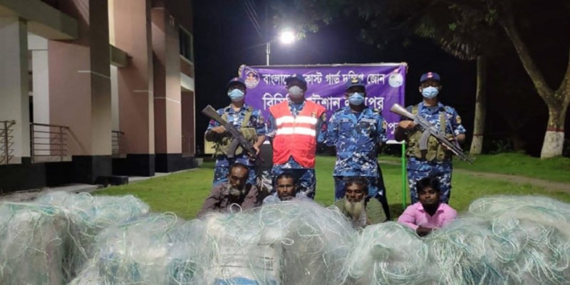 লক্ষ্মীপুরে সাড়ে ৪ লাখ মিটার কারেন্ট জালসহ আটক ৪।।