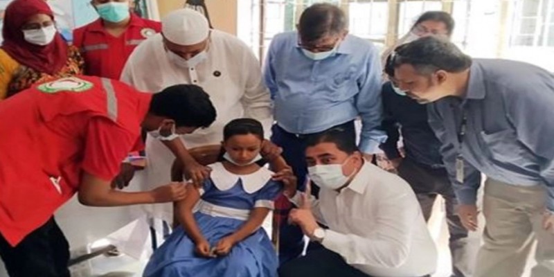 শিশু শিক্ষার্থীদের করোনা টিকাদান উদ্বোধন করলেন প্রতিমন্ত্রী।।
