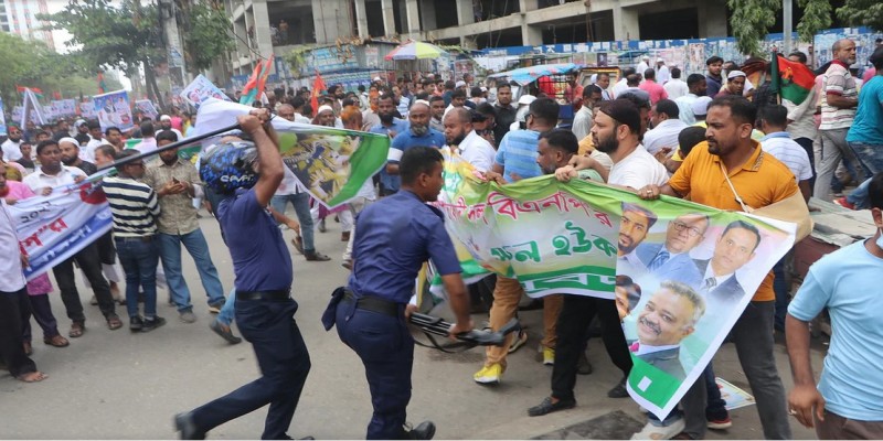 আন্দোলনের নামে বিশৃঙ্খলা সৃষ্টির চেষ্টা হলে কঠোর হস্তে দমন করা হবে ।আওয়ামীলীগ