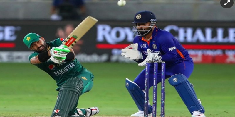 রুদ্ধশ্বাস ম্যাচে ভারতকে উড়িয়ে মধুর প্রতিশোধ পাকিস্তানের