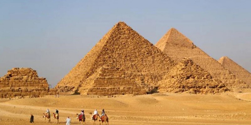 প্রায় ৫০০০ বছর আগে কীভাবে পিরামিডের ভারী পাথরখণ্ড বহন করা হতো, জানেন?