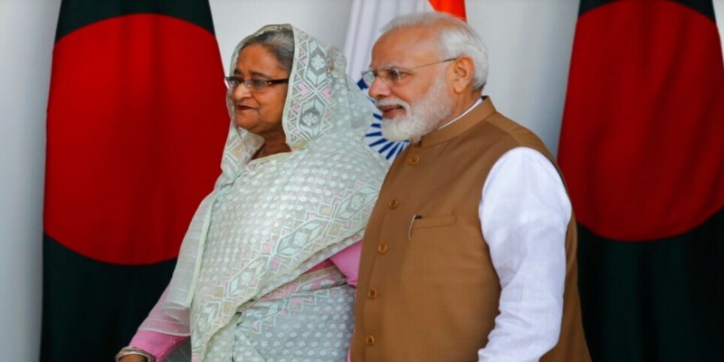 রেওয়াজ ভেঙে মুজিব কন্যাকে  সম্মান জানালেন প্রধানমন্ত্রী মোদি