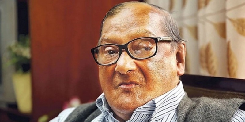 প্রখ্যাত অর্থনীতিবিদ আকবর আলি খান মারা গেছেন।।