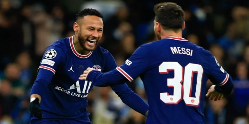 মেসি-নেইমার ঝলকে শীর্ষে ফিরলো পিএসজি।।