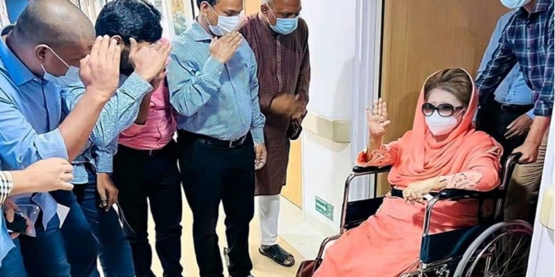 খালেদার দুই মামলায় চার্জ শুনানি পিছিয়ে ৪ অক্টোবর।।