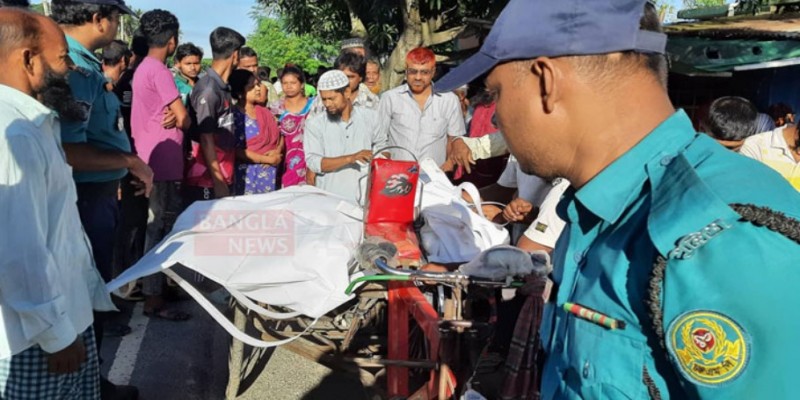 বাস চাপায় প্রাণ গেল শিক্ষক ও মোয়াজ্জিনের।।