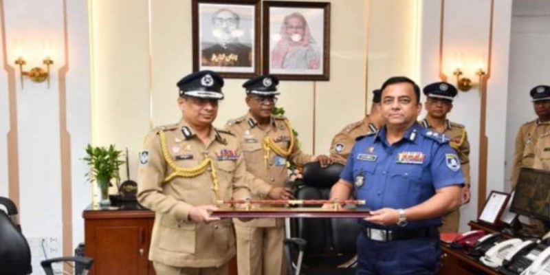 আইজিপির দায়িত্ব নিয়েছেন চৌধুরী আবদুল্লাহ আল মামুন।।