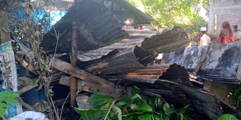 কালকিনিতে আগুনে পুড়ল বসতঘর।।