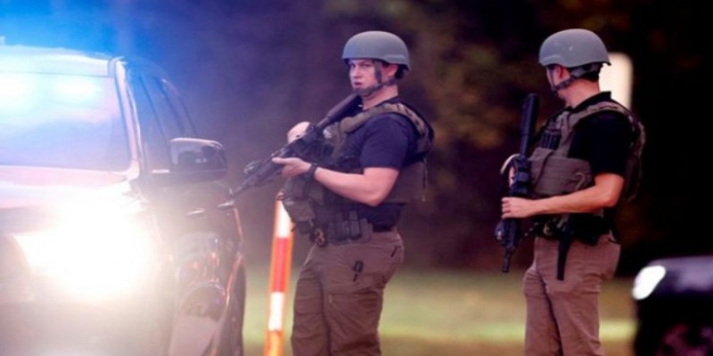 যুক্তরাষ্ট্রে বন্দুকহামলায় পুলিশসহ নিহত ৫।।