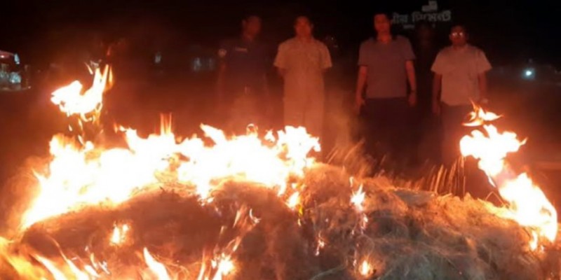 শিবচরে ১৭ জেলে আটক।। সাড়ে ৪ লাখ মিটার জাল পুড়িয়ে বিনষ্ট
