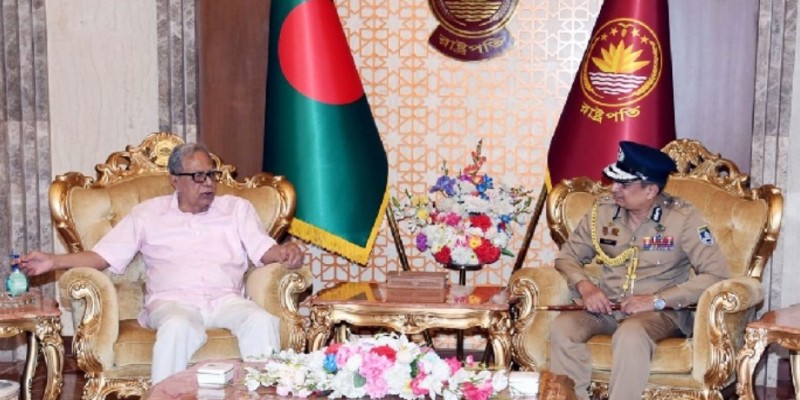 রাষ্ট্রপতির সঙ্গে আইজিপির সৌজন্য সাক্ষাৎ।।