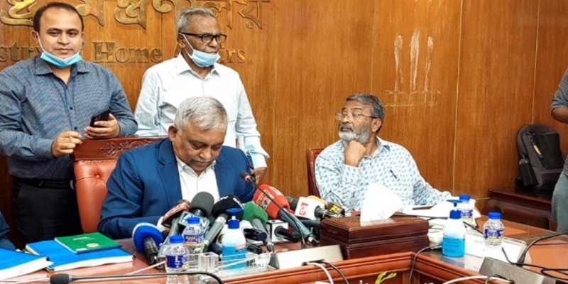 রাজধানীতে বড় প্রকল্পের কাজের কারণে যানজট হচ্ছে।।স্বরাষ্ট্রমন্ত্রী