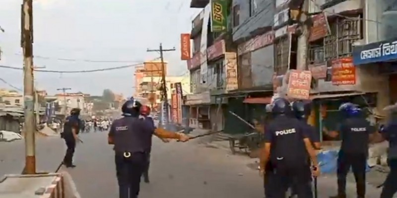 হাজীগঞ্জে যুবদলের সঙ্গে পুলিশের ধাওয়া পাল্টা ধাওয়া।।