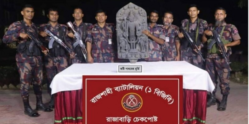 রাজশাহীতে উদ্ধার হলো কোটি টাকার কষ্টিপাথরের বিষ্ণুমূর্তি।।