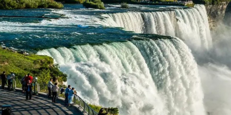 নায়াগ্রা জলপ্রপাতের নিচের শতাব্দি প্রাচীন সুড়ঙ্গ দর্শকদের জন্য উন্মুক্ত॥