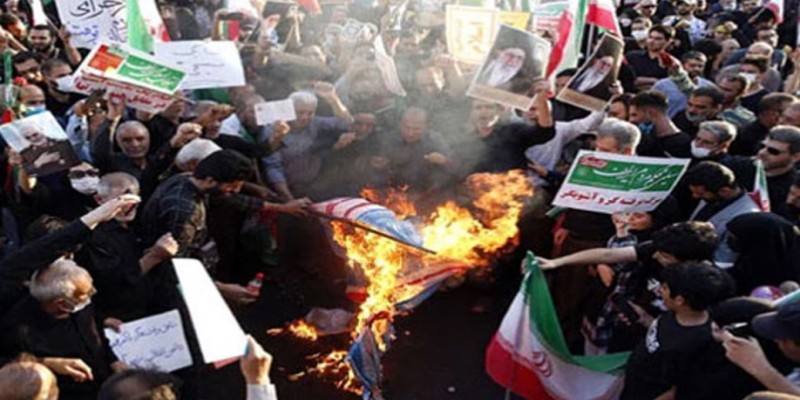 ইরানে হিজাববিরোধী বিক্ষোভে নিহত তিন শতাধিক।।