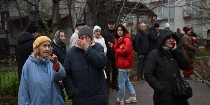 ইউক্রেন জুড়ে রাশিয়ার নতুন মিসাইল হামলা।। পোল্যান্ডে বিস্ফোরণে নিহত ২