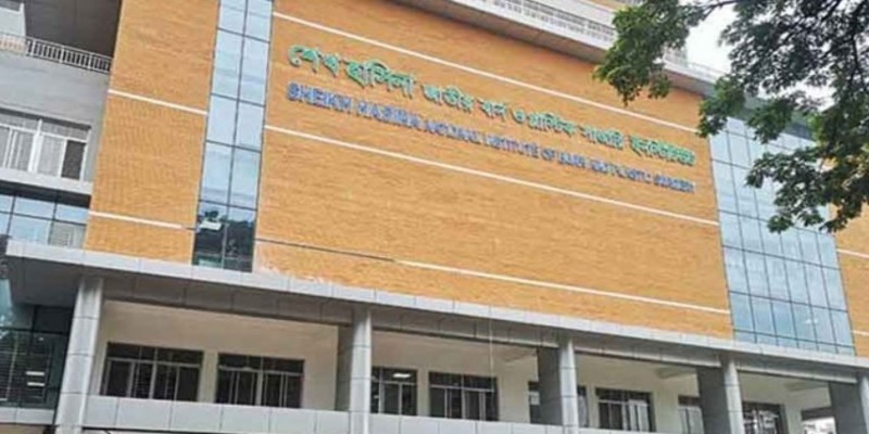 রাজধানীতে প্রাইভেটকারে বিস্ফোরণ।।দগ্ধ ২