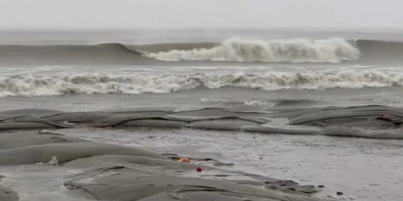 দুপুরের পর জেলেরা গভীর সাগরে যেতে পারবে।।