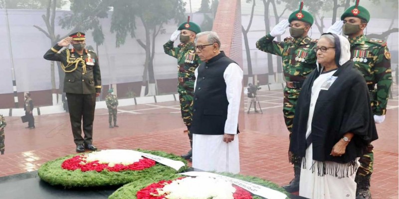 শহীদ বুদ্ধিজীবীদের প্রতি রাষ্ট্রপতি-প্রধানমন্ত্রীর শ্রদ্ধা।।