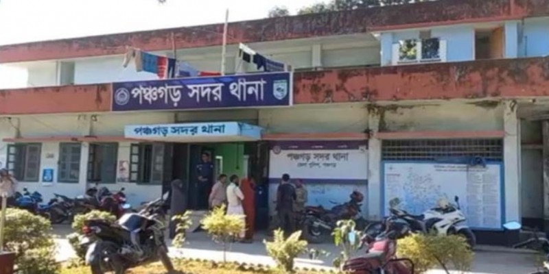 পুলিশ-বিএনপি সংঘর্ষে পাঁচ মামলায় আসামি ১২০০।। গ্রেফতার ৮ 