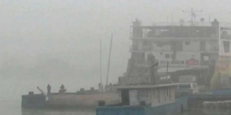 পাটুরিয়া-দৌলতদিয়া নৌরুটে ফেরি চলাচল বন্ধ ।।