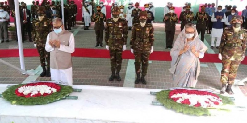 টুঙ্গিপাড়ায় বঙ্গবন্ধুর সমাধিতে প্রধানমন্ত্রীর শ্রদ্ধা।।