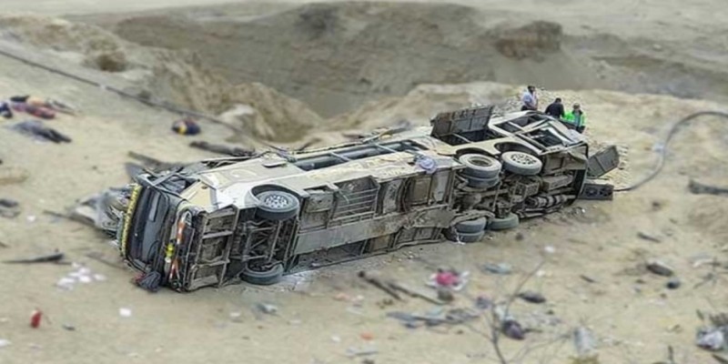 পেরুতে বাস খাদে পড়ে নিহত ২৪।।