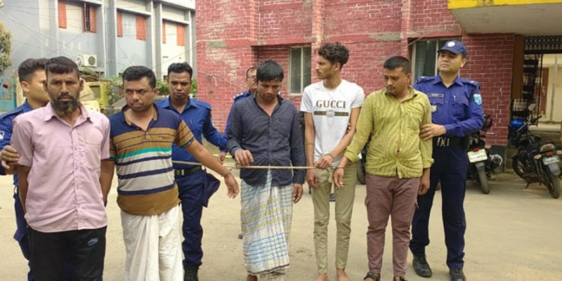বাগেরহাটে আন্তজেলা ডাকাত দলের ৫ সদস্য গ্রেফতার।।
