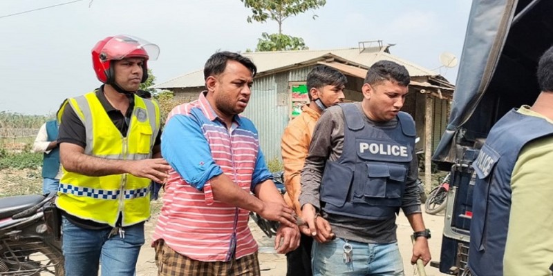 কিশোরকে কুপিয়ে হত্যা।।আ.লীগ নেতাসহ আটক ৫