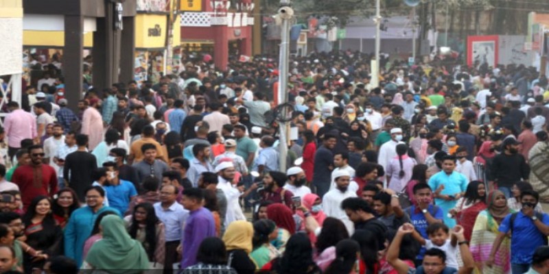 বইমেলায় বোমা আতঙ্কের প্রভাব নেই।।