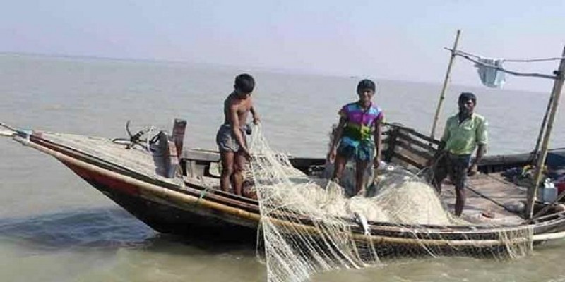 মধ্যরাত থেকে ৫ নদীতে মাছ ধরা বন্ধ।।
